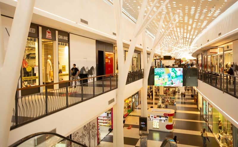 Paseo del Jockey ya palpita la Navidad con promociones y descuentos