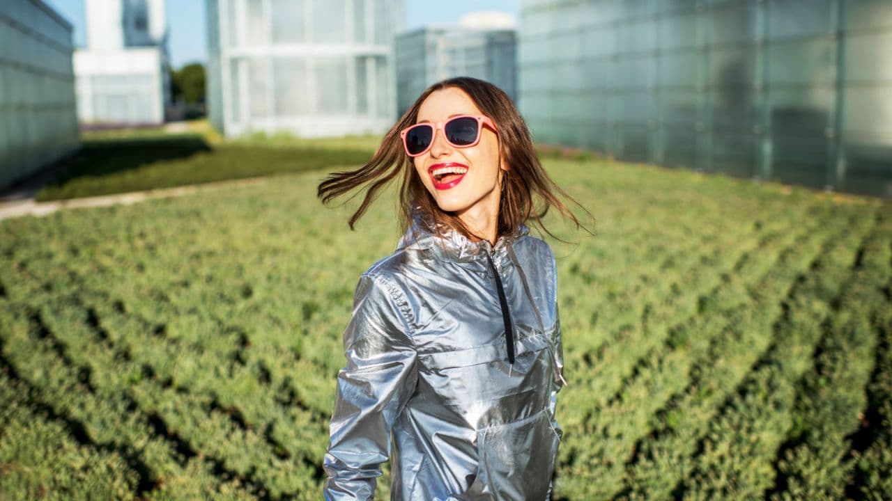 Lentejuelas, lamé y brillo: los metalizados arrasan esta temporada