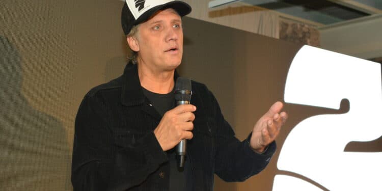 Cómo es 27 Eazy, la cerveza «utópica» que Charly Alberti presentó en Córdoba