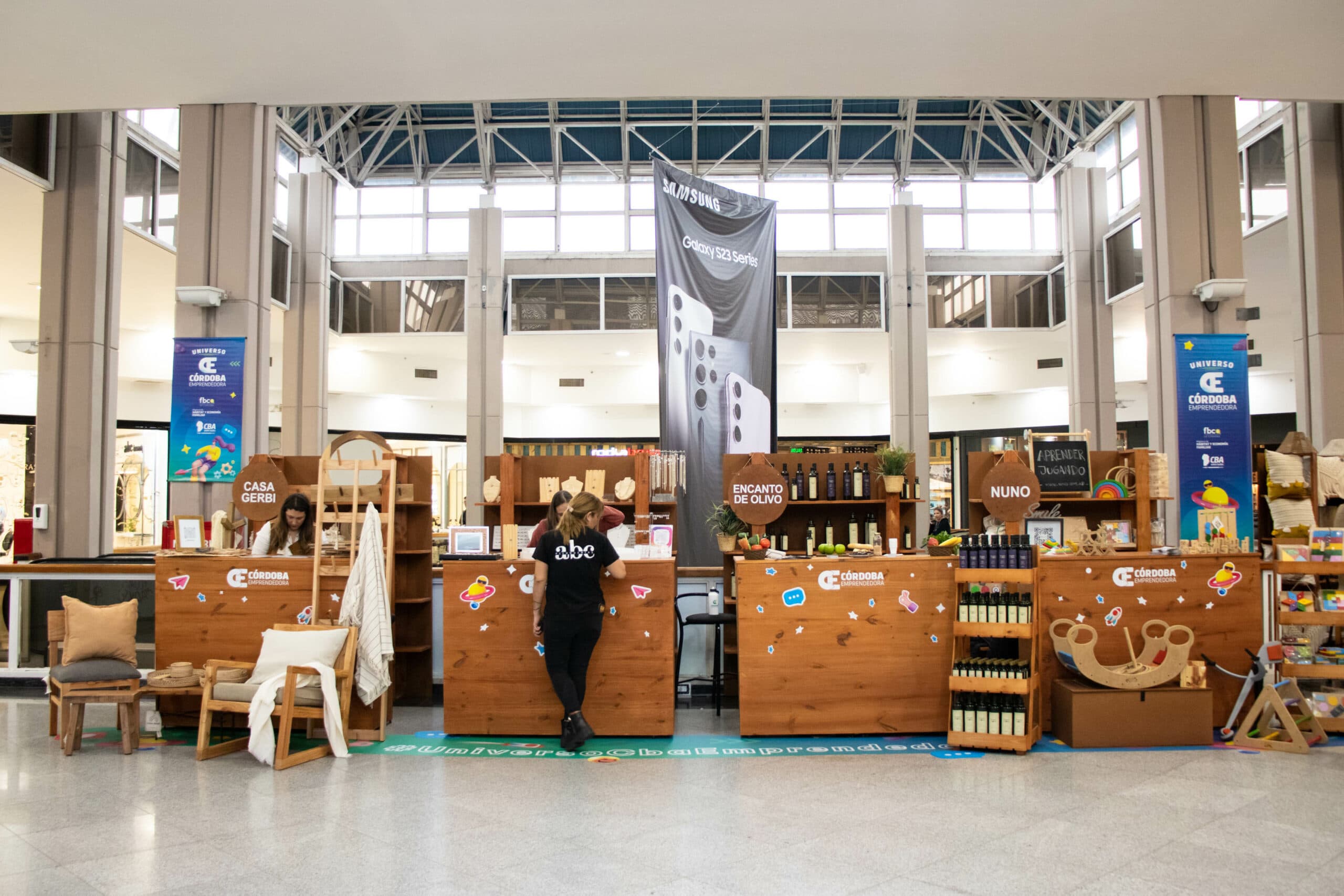 Córdoba Emprendedora abrió su espacio exclusivo en el Córdoba Shopping