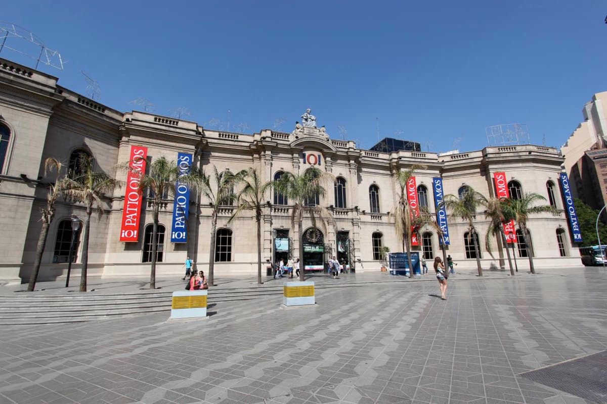 En el Día de la Niñez, en Patio Olmos Shopping los regalos van y vienen