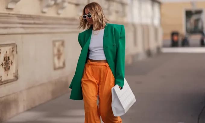 Un clásico reversionado: El retorno de las hombreras