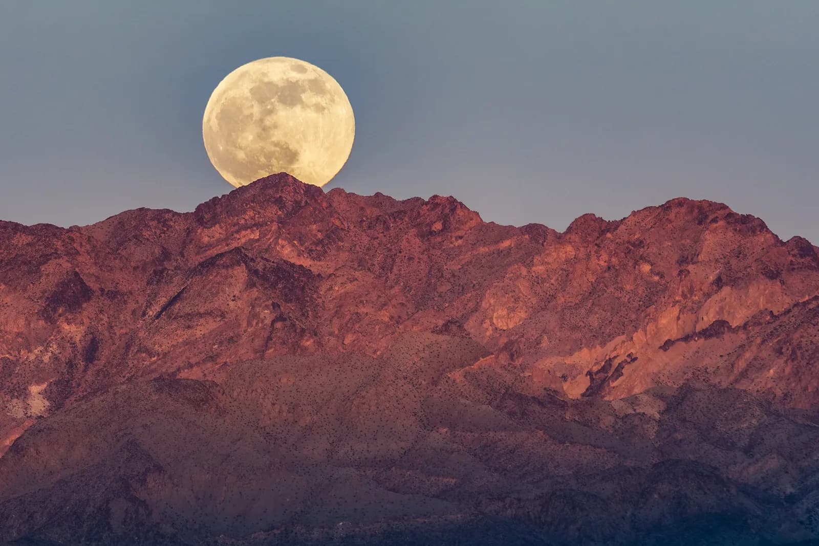 Última luna llena del año: ritual para soltar