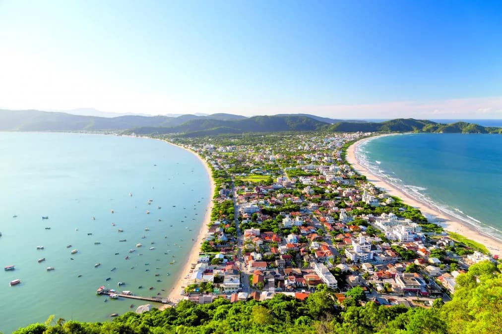 Alerta en Brasil por un brote de gastroenterocolitis: cuáles son las playas afectadas