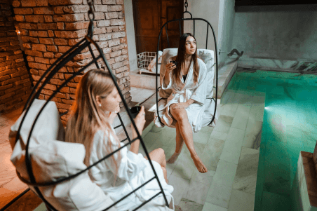 Relajación y cosmética natural para celebrar el Mes de la Mujer en Azur Hotel & Spa