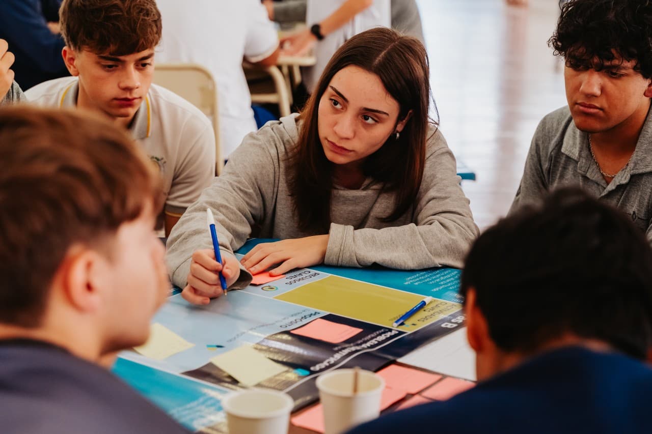 Educación y seguridad vial: estudiantes presentan soluciones junto a Fundación Renault