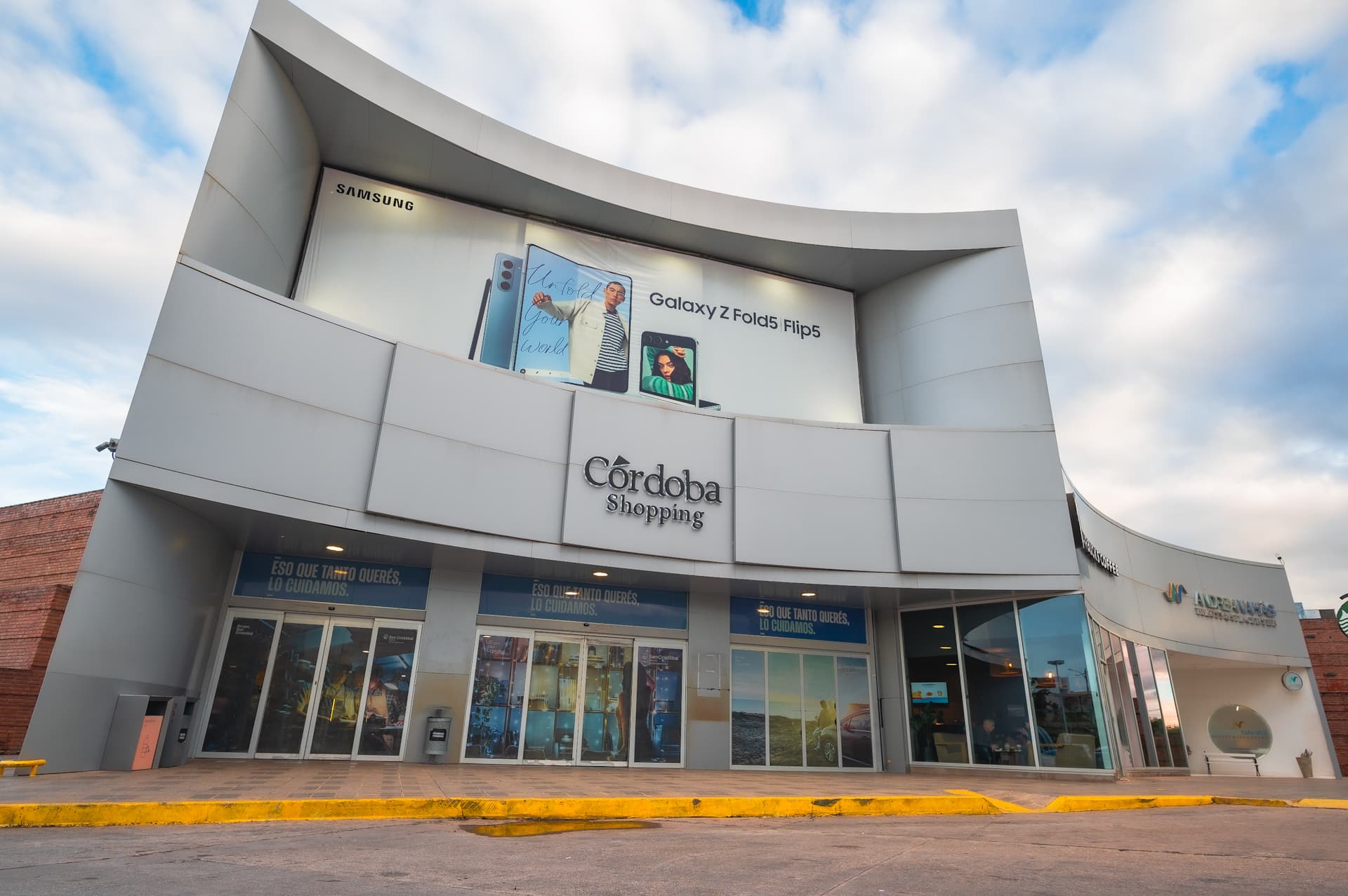 Córdoba Shopping lanza Chapter SS25/26: moda, descuentos y experiencia mediterránea