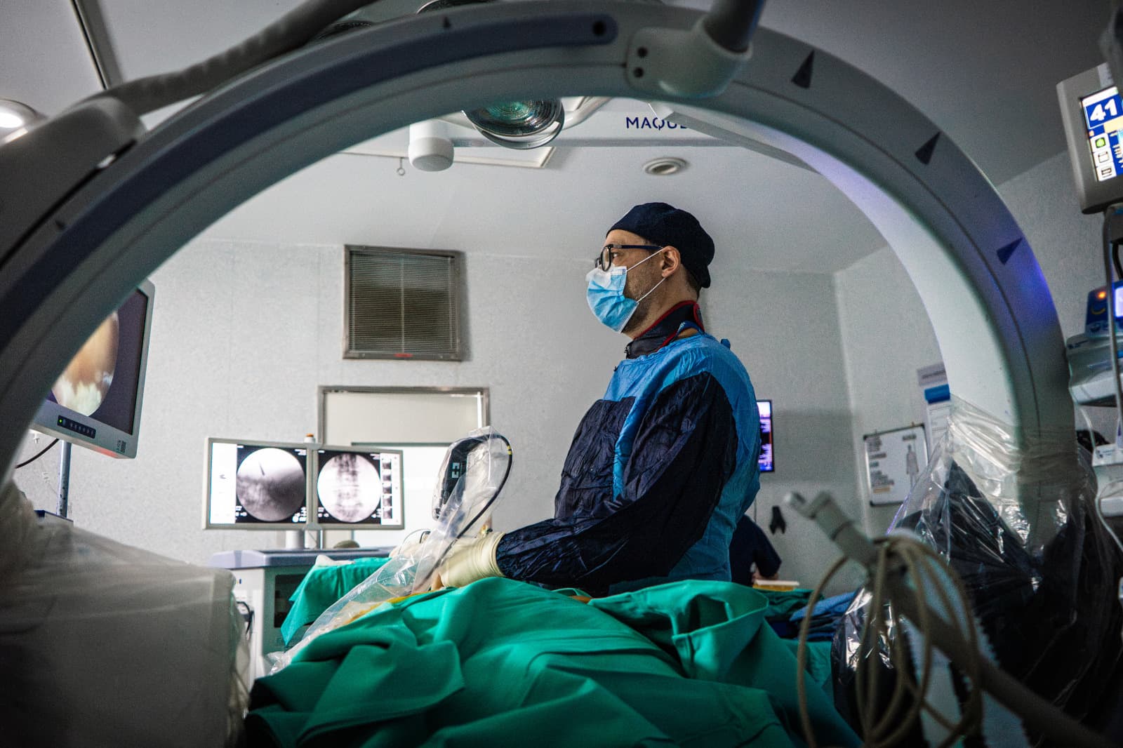 Cirugía endoscópica de columna: innovación y recuperación rápida en Córdoba