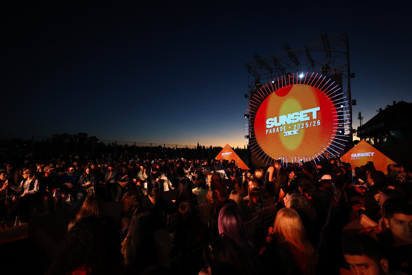 Paseo del Jockey celebró la primavera con moda, música y descuentos en el Sunset Parade