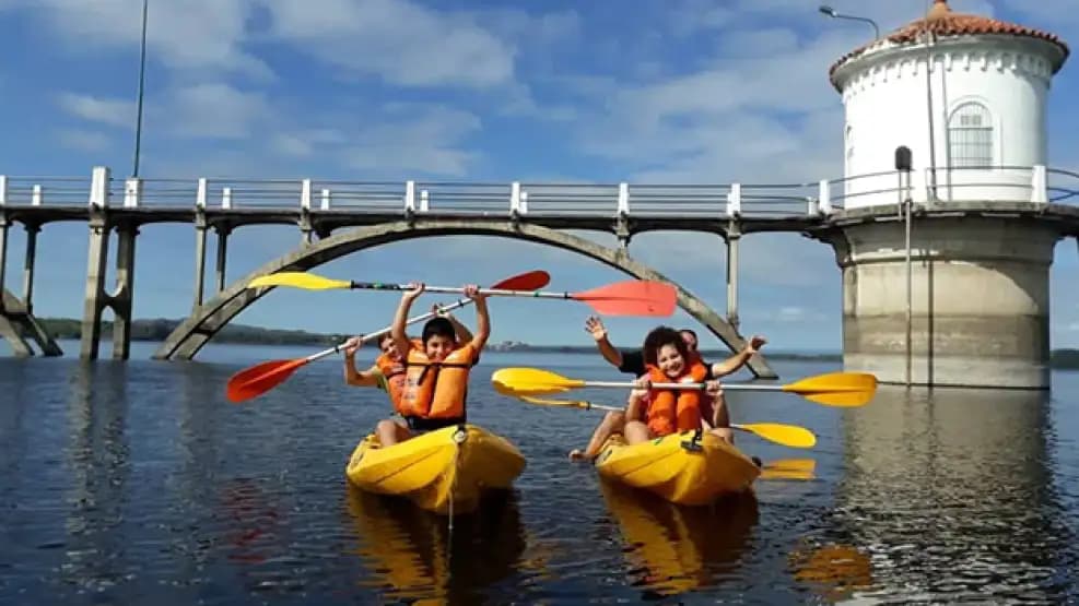 Una alternativa cómoda y económica para viajar en el verano a las sierras de Córdoba