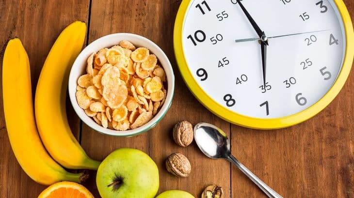 Ayuno intermitente y dietas de moda: qué dice la ciencia