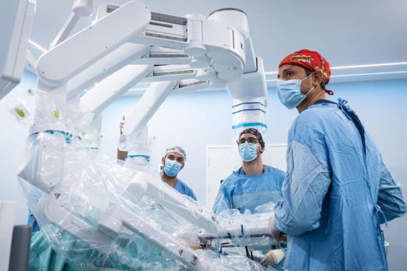 Historia en la medicina cordobesa: el Hospital Privado lanzó su programa de cirugía robótica
