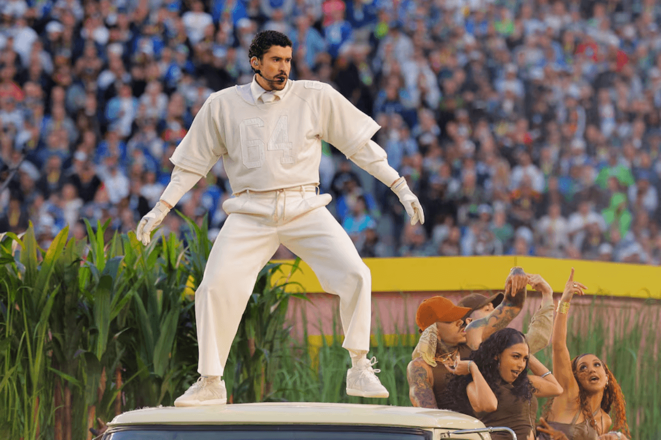 Super Bowl 2026: Bad Bunny y los mensajes ocultos en su vestuario de Zara