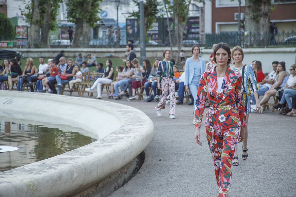 Moda en la calle – Un fashion show en plena ciudad de Córdoba