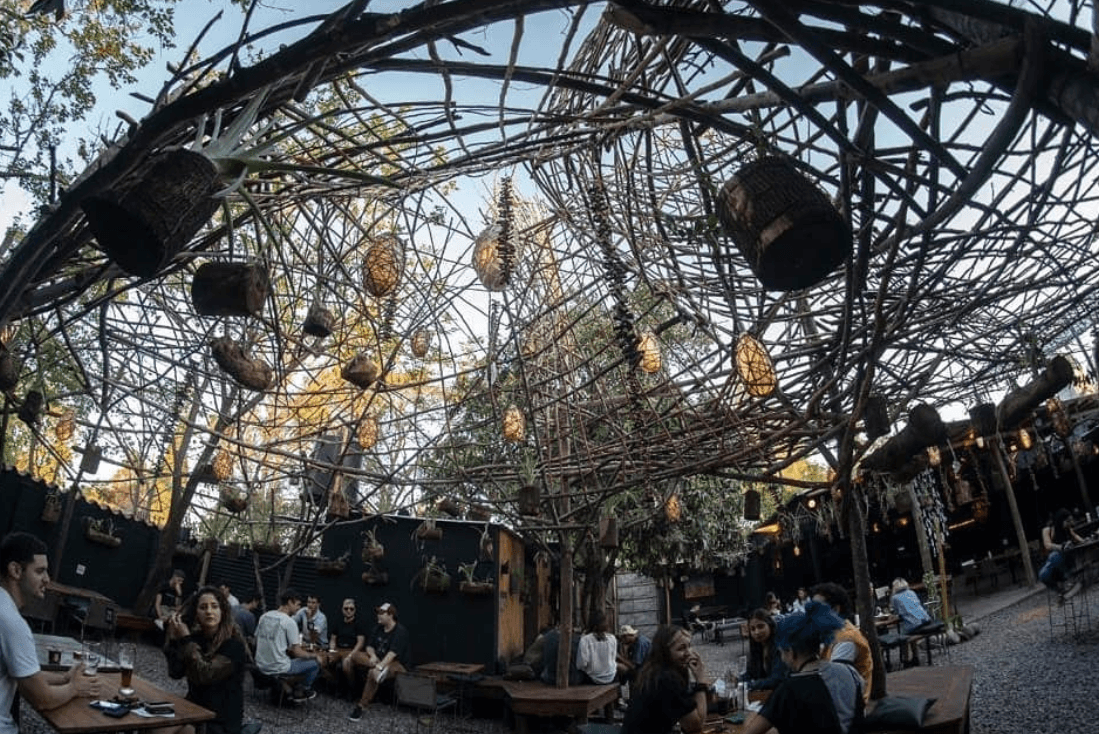 FRUTA BAR, UNA NUEVA PROPUESTA QUE COMBINA ARTE, OPCIONES VEGANAS Y SUSTENTABILIDAD