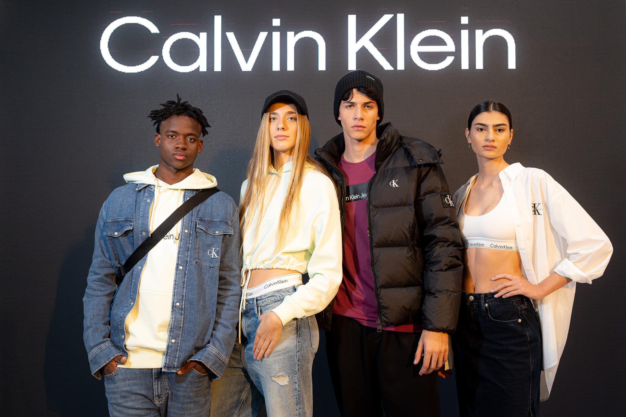 Calvin Klein desembarcó en Córdoba Shopping y presentó su colección otoño-invierno