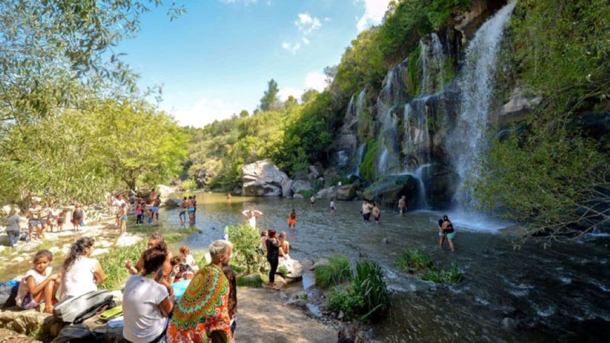 Las “micro-escapadas” de verano: excursiones cortas que salvan la temporada