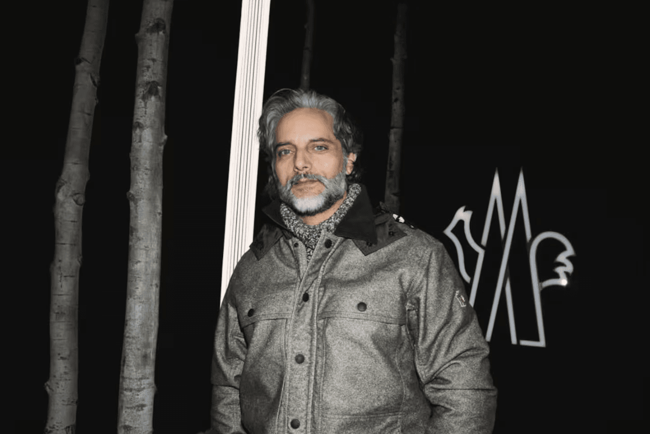 Joaquín Furriel brilló en Aspen: tuvo un encuentro de lujo con Kevin Costner en el desfile de Moncler