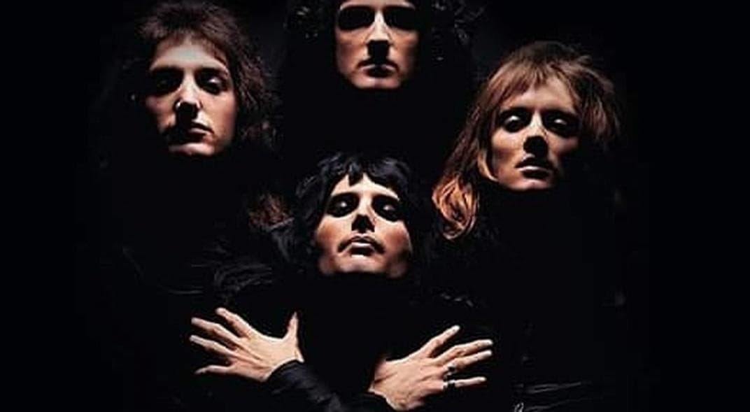 Abre sus puertas el Centro de arte Contemporáneo Chateau con “Queen, Los años de Rapsodia Bohemia”