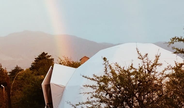 El “Geo Glamping” es tendencia en Córdoba para disfrutar las sierras