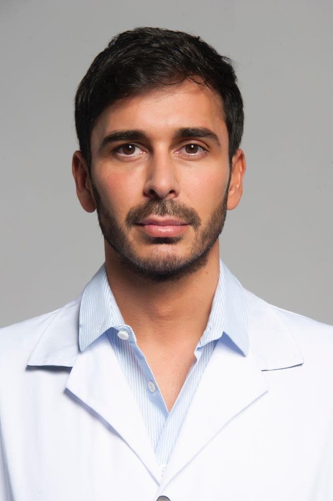 LUCAS PONTI – “El protector solar es el mejor Anti age”