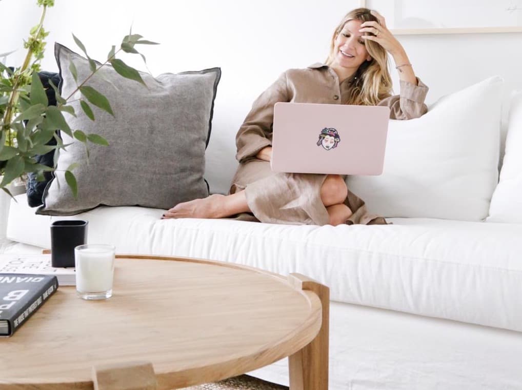 ROSARIO OYHANARTE – “Lo virtual vino para quedarse, pero la literatura tradicional, es irremplazable”