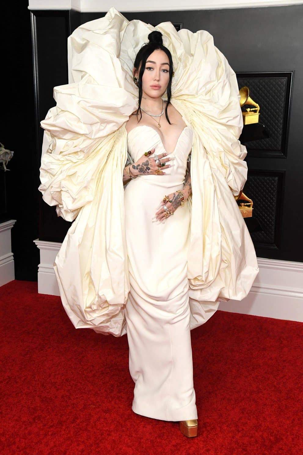 REPASAMOS LOS MEJORES LOOKS DE LA ALFOMBRA ROJA DE LOS GRAMMYS 2021