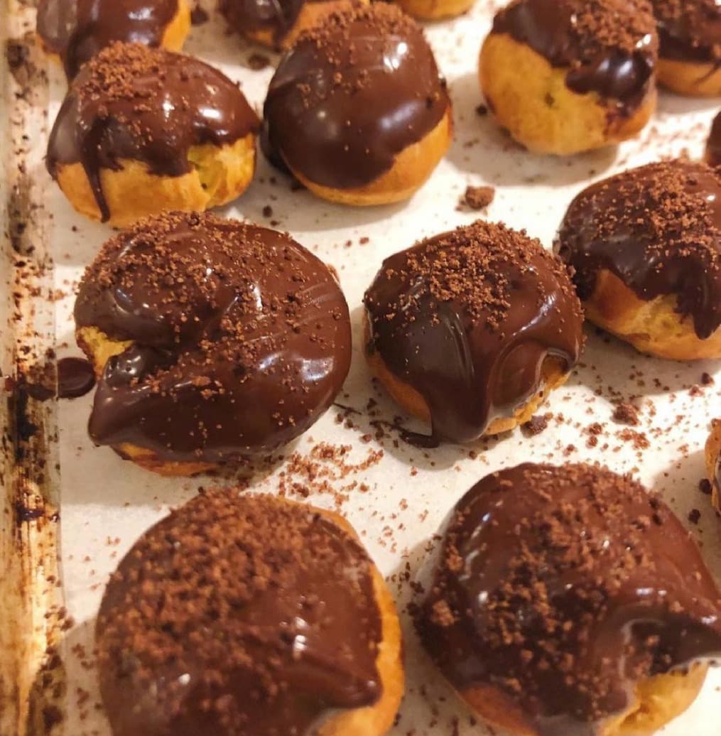 #OCIORECETAS – PROFITEROLES BAÑADOS EN CHOCOLATE